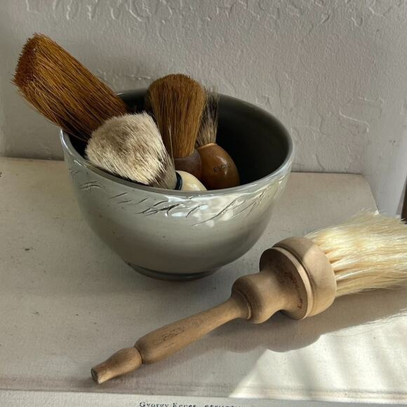 Studio Art Pottery Handmade Bowl Speckled Gray W/ Glossy Finish Signed By Anne C - Picture 12 of 16